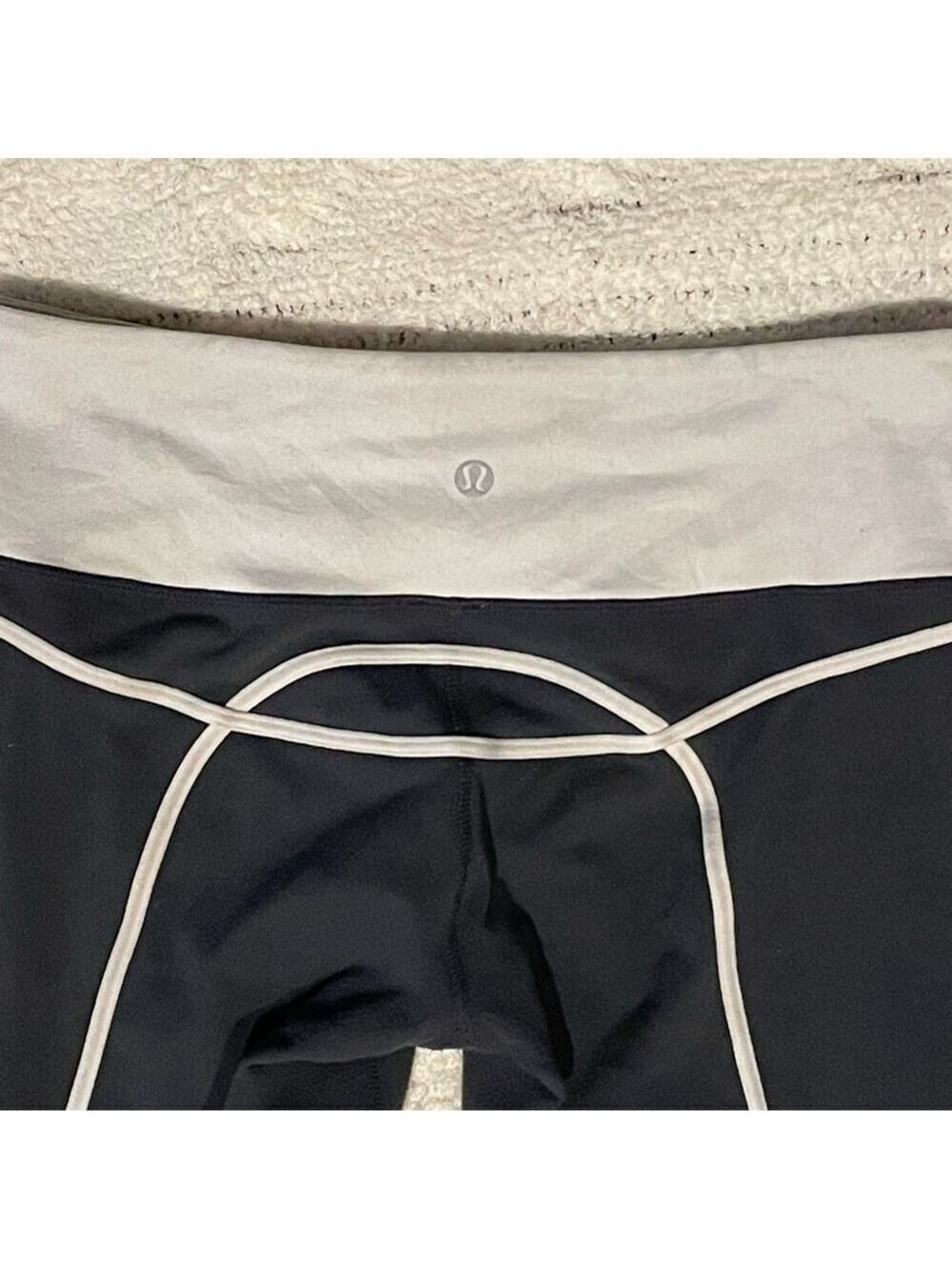 Lululemon Black Gray White Mid Rise Crop Leggings Size 6 - Picture 6 of 9